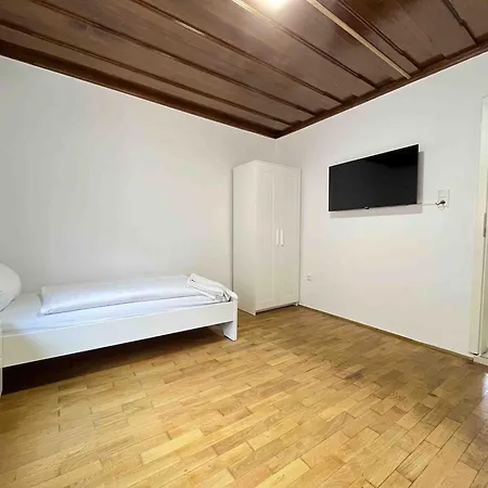 Sad222 - Zweistoeckige Monteurwohnung Uebergangswohnung